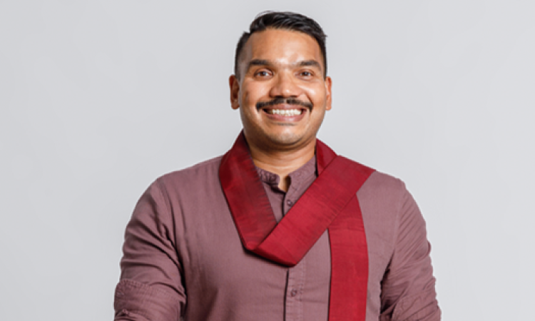 ඩයස්පෝරා තර්ජන මැද නාමල් ඔක්ස්ෆර්ඩ් ගිහින්...